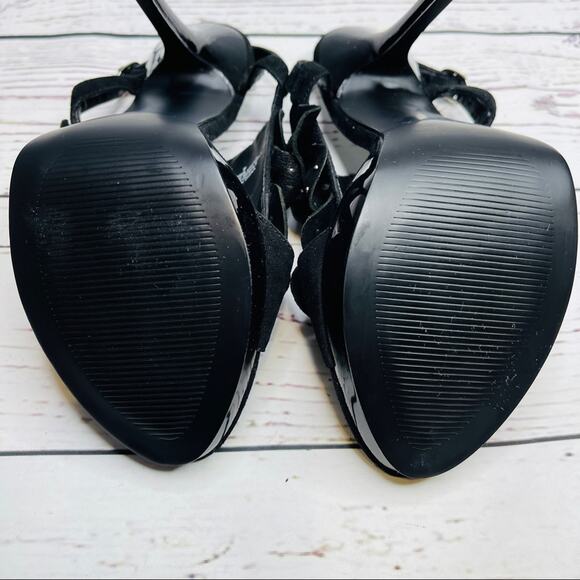 BCBG Paris leather upper ruffle with metal silver accent NEW without tags - Picture 8 of 11